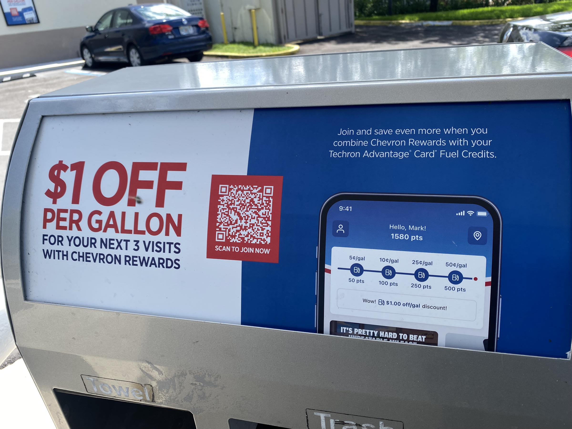 Chevron 加油每加仑省$1 小伙伴们赶紧一起薅羊毛 Download the Chevron Mobile App | Chevron With Techron (US)