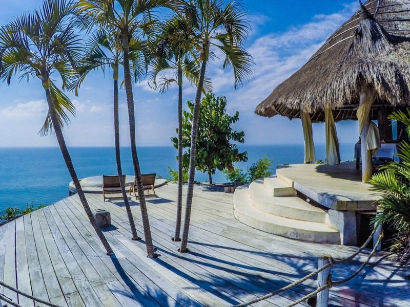 巴厘岛全自由行攻略，茅草屋和无边泳池 | 海边之旅的最好选择
