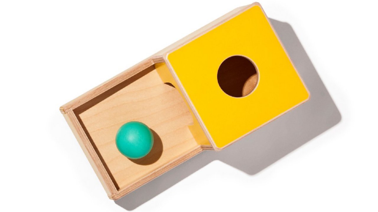 Montessori 玩具之DIY Object Permanence Box