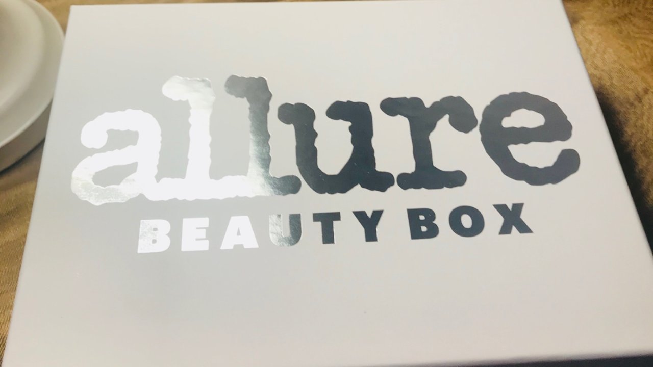 2019年11月Allure beauty box开箱