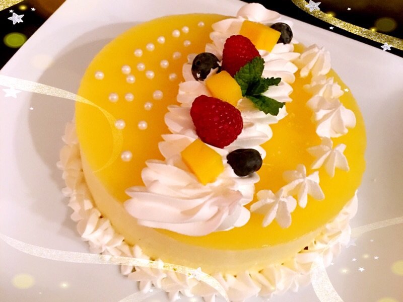 一款小清新的芒果流心慕斯蛋糕