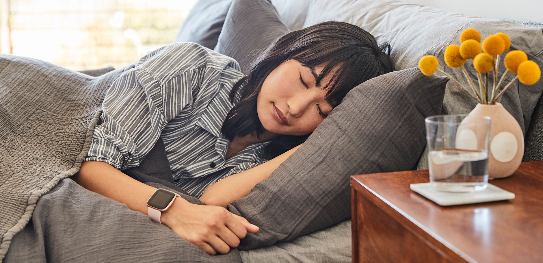 Fitbit Versa 2™ Smartwatch 运动智能手环