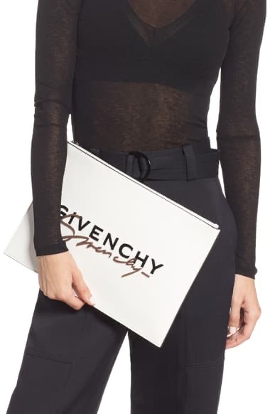 Givenchy Large Signature Calfskin Leather Pouch | Nordstrom纪梵希手拿包