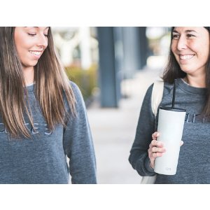 $16.79 Simple Modern Classic Insulated Tumbler with Straw and Flip Lid Stainless Steel Water Bottle Iced Coffee Travel Mug Cup, 20oz (590ml)经典杯