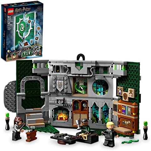 Amazon.com: LEGO Harry Potter Slytherin House Banner Building Set 76410 - Hogwarts Castle Common Room Toy or Wall Display, Collectible Harry Potter Gift Idea for Boys, Girls and Kids with Draco Malfoy
