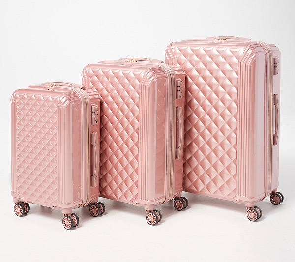 超好看行李箱三件套Triforce Luggage Set of 3 Spinner Luggage - Avignon - Page 1 — QVC.com