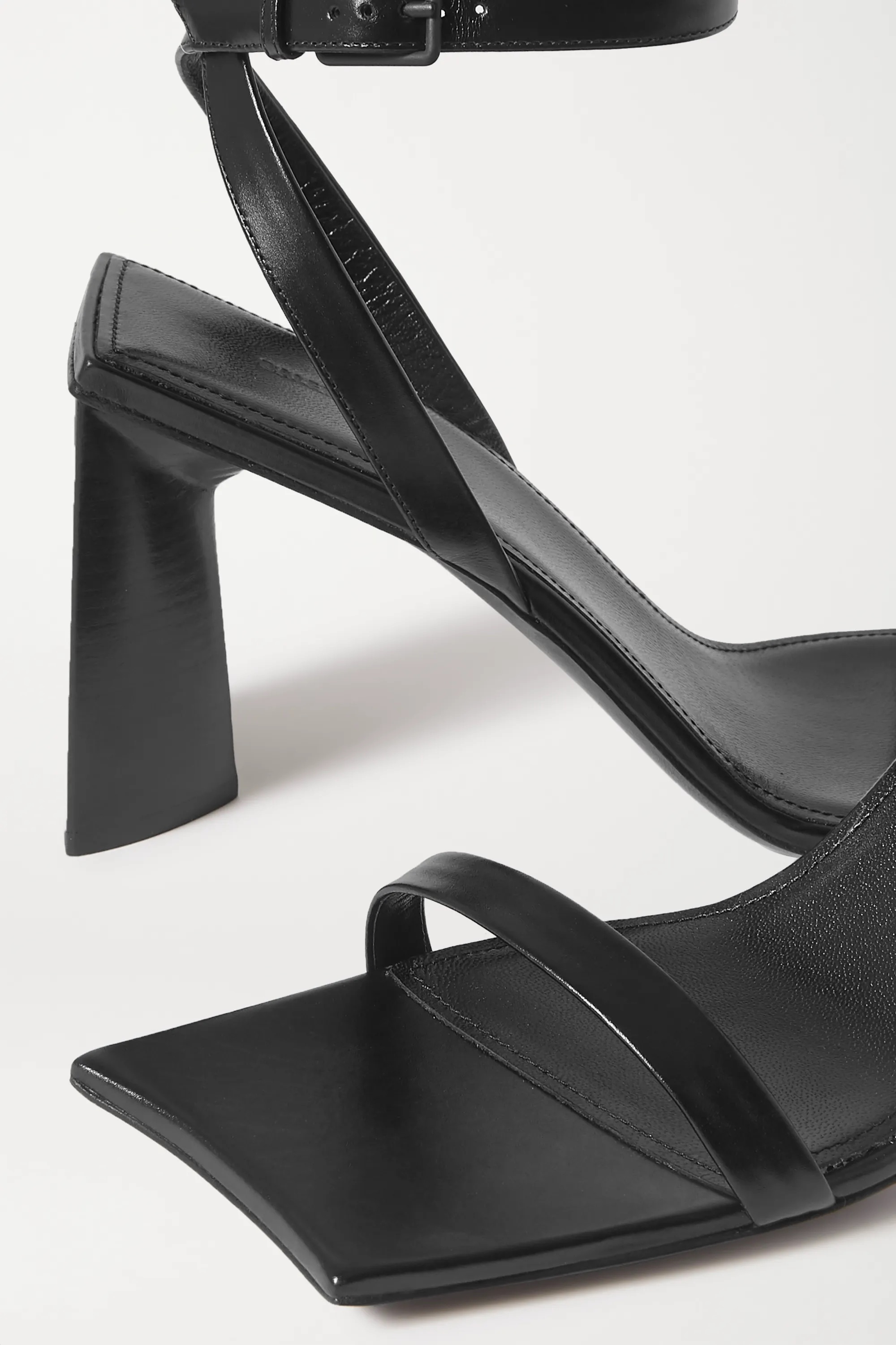 Black Moon leather sandals | Balenciaga | NET-A-PORTER鞋