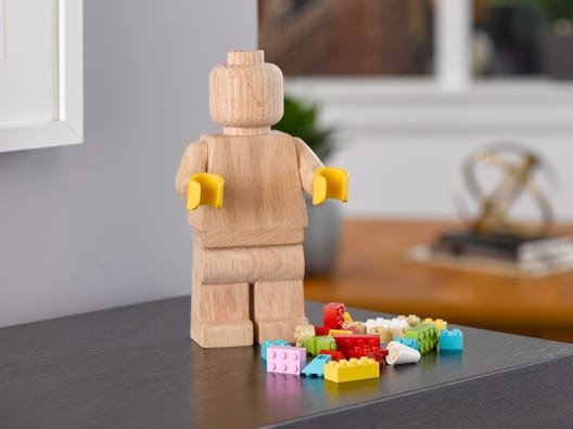 LEGO® Wooden Minifigure 853967 | LEGO® O