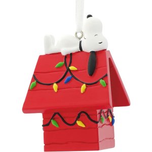 $5.98 Amazon.com: Hallmark 史努比圣诞节装饰Peanuts Snoopy on Decorated Dog House Christmas Ornament : Everything Else