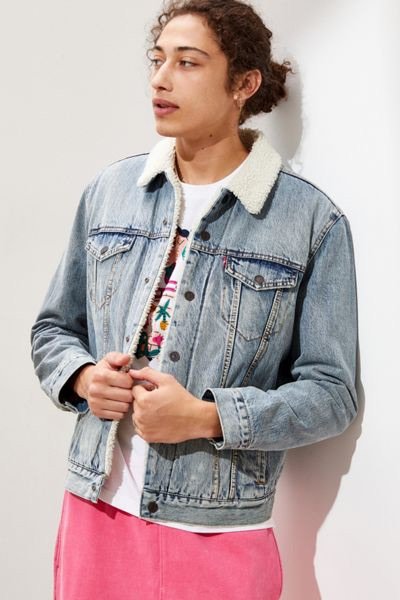 Urban Outfitters Levi's 羊羔毛牛仔外套