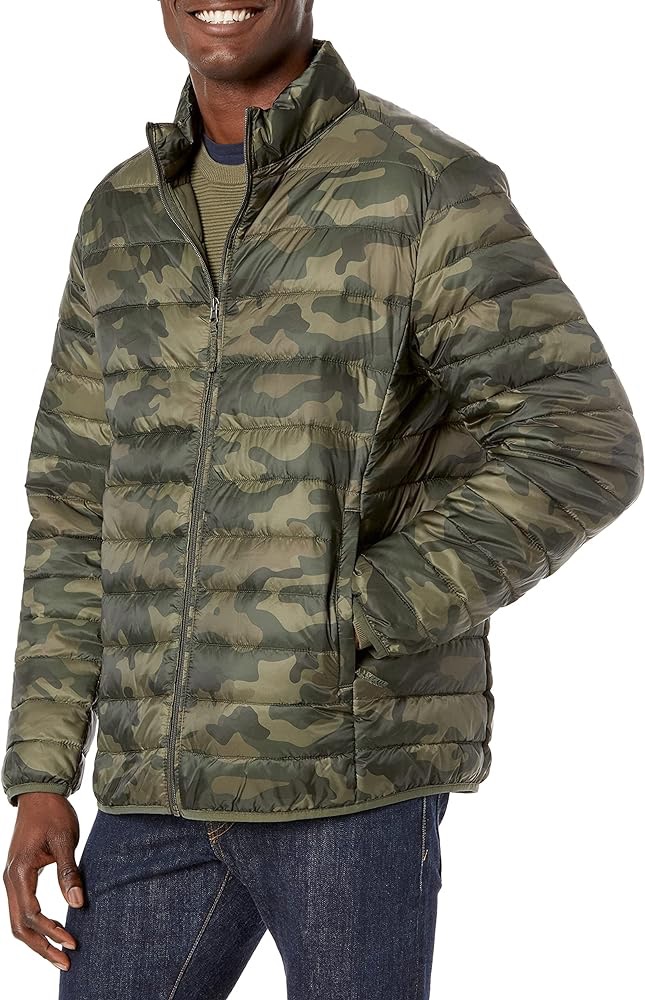 Amazon.com: Amazon Essentials Men's Packable Lightweight Water-Resistant Puffer Jacket (Available in Big & Tall), Military Green Camo, X-Small : Sports & Outdoors