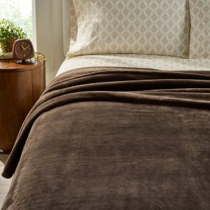 $8.97 Better Homes & Gardens Velvet Plush Soft Bed Blanket, Full/Queen Size, Brown Basket - Walmart.com