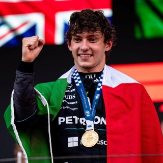 19岁爽文男主！F1天才安东内利入选《时...