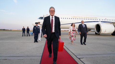 🇬🇧 英国前首相斯塔默官宣辞去议员职务