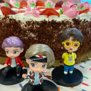 🌟 BTS 男團蛋糕模型玩具🌟...