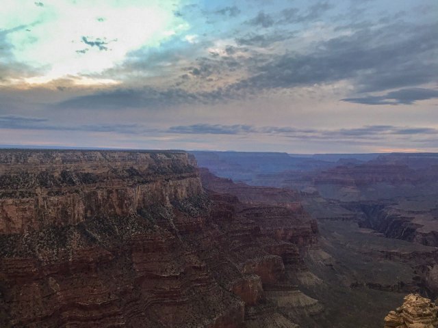 𝚅𝚎𝚐𝚊𝚜 𝚍𝚊𝚢 𝚝𝚑𝚛𝚎𝚎