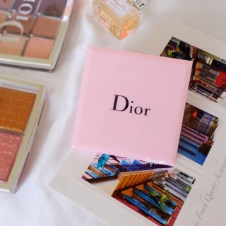 Dior粉色化妆镜💡带LED灯哟...
