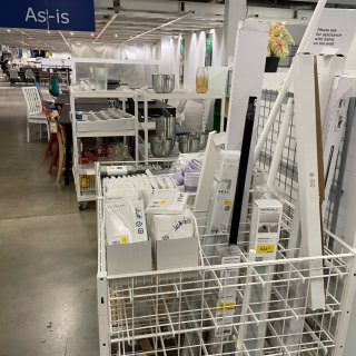 IKEA 的清仓捡漏区...