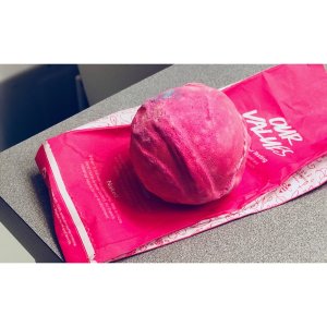 Day2-Lush粉色香草味气泡弹