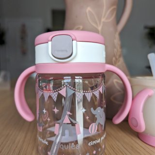 利其尔宝宝饮水杯粉色的也太美了吧！！！...