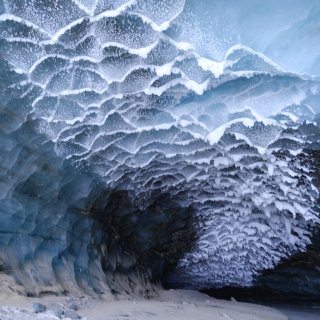 阿拉斯加最新热门｜螺旋爆炸酷炫的蓝色冰洞...