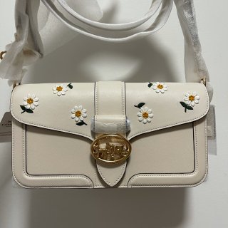 Coach四月小雏菊🌼🌿...