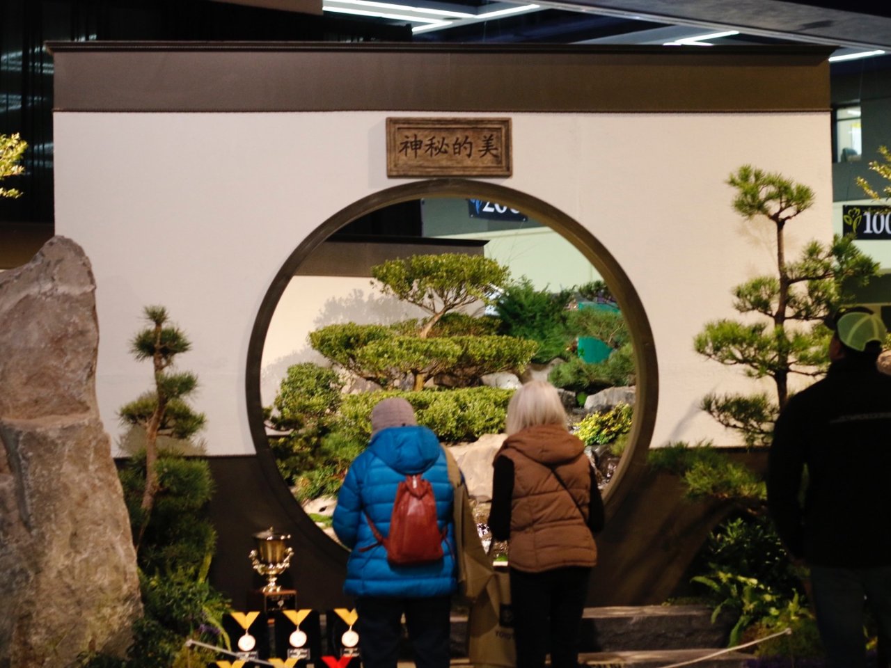 西雅图正在举办西北鲜花园艺展，规模为美西...