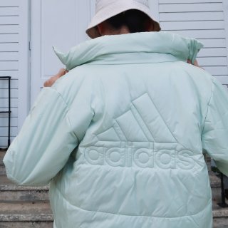 Adidas｜冬日裡的一抹亞麻綠🌿夾克....