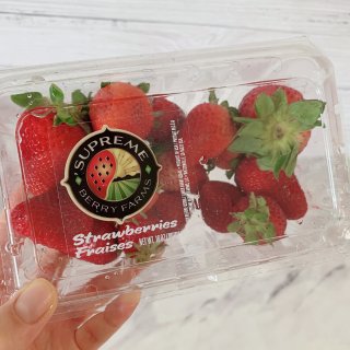 终于在超市买到了好吃的草莓🍓 ｜暴风哭泣...