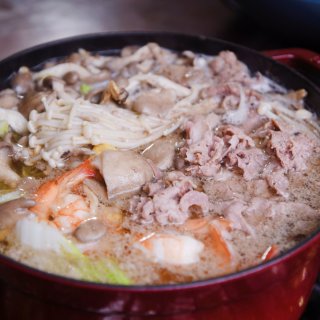 【铸铁锅做份锅料理，给这个不那么安稳的冬...