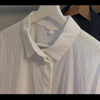 COS 新店开张 | 廓形白衬衫和家属的...