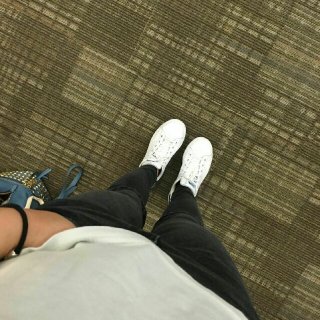 Adidas 阿迪达斯,Urban Outfitters,Michael Kors 迈克.科尔斯,Urban Outfitters
