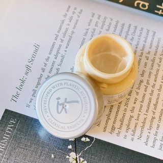 Confidence in a Cream Hydrating Moisturizer - IT Cosmetics | Sephora