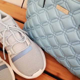 鞋子包包一个色(4):浅蓝色...
