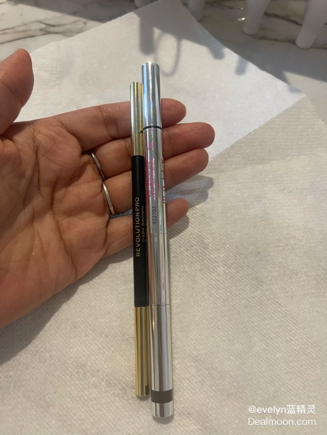 便宜好物推荐给你们眉笔和眼线笔。美...