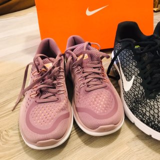 黑五战利品| Nike运动鞋女款藕荷色男...