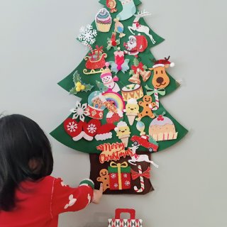 陪娃做手工☞挂在墙上的圣诞树...