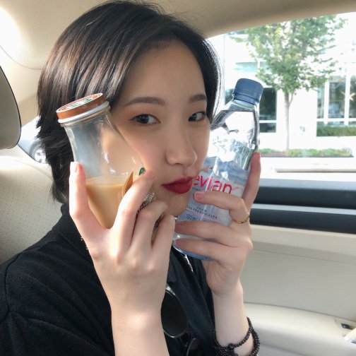 剪了个假小子短发