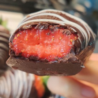 五月| costco 巧克力草莓🍓 安利...