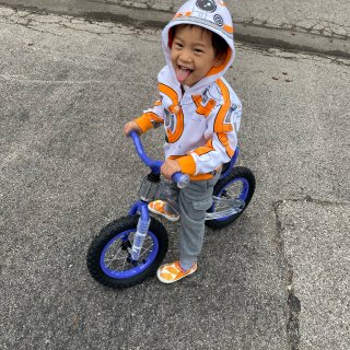 春日Hoodie必不可少...