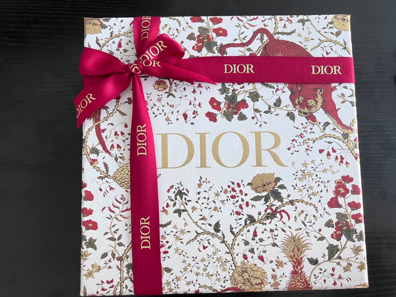 Dior新年包装