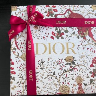 Dior新年包装