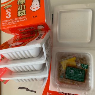 日本超市里的健康食物纳豆...