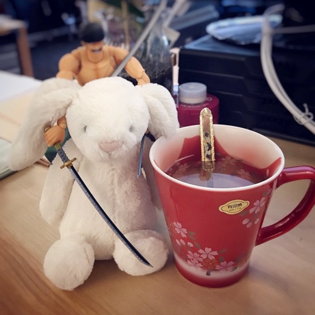 今天猛然发现自己喝水的杯子就是樱花...