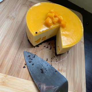 芒果🥭慕絲蛋糕...