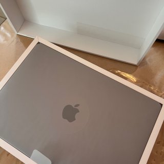 Apple MacBook Pro wi...