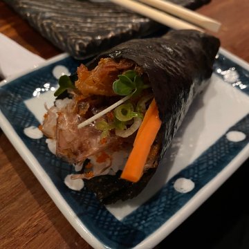 Ootoro Sushi Japanese Restaurant - 洛杉矶 - Walnut - 推荐菜：Salmon skin hand roll