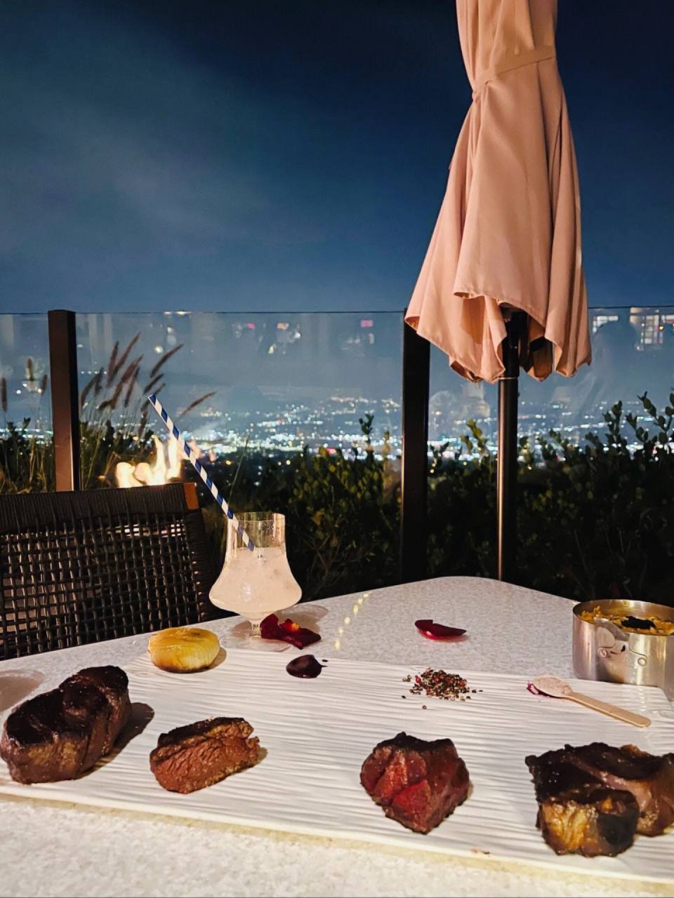 LA山顶约会餐厅🔥绝美日落🌄夜景🌌氛围感...