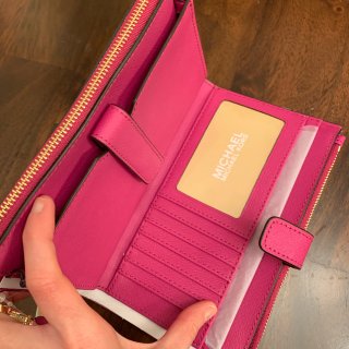 Michael Kors 深粉的手包...