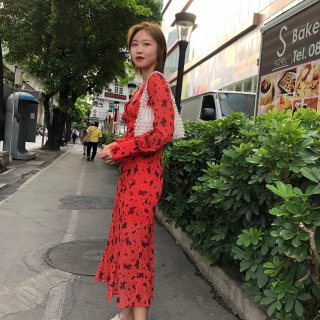 曼谷街头 | 红裙...